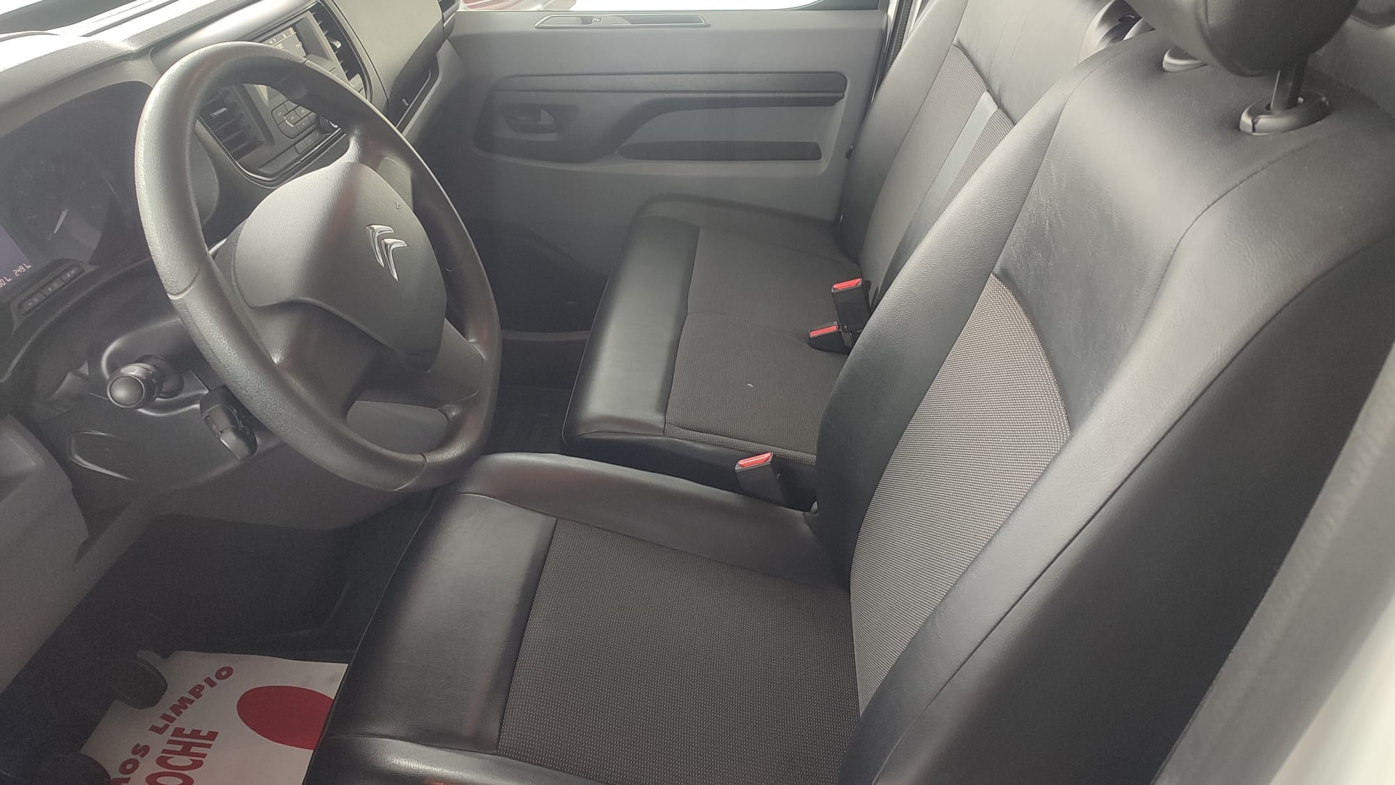 Citroen - Jumpy Talla M BlueHDi interior delantero conductor
